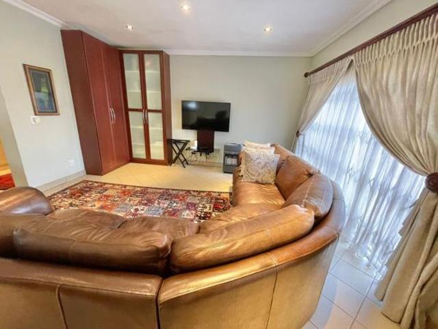 4 Bedroom House in Erasmia