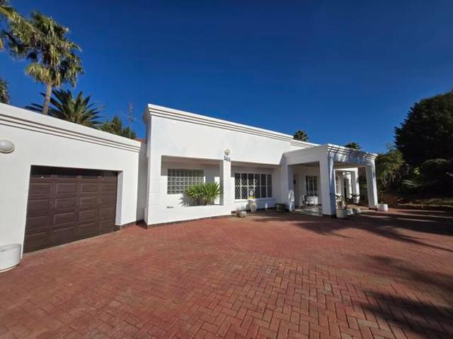 4 Bedroom House in Erasmia