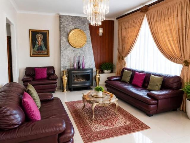 4 Bedroom House in Erasmia