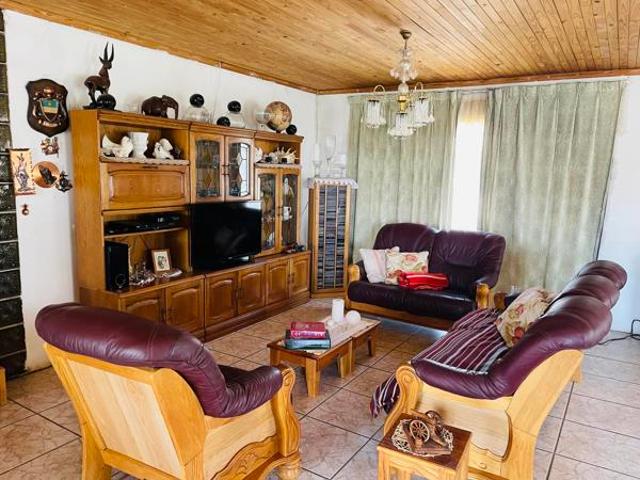 4 Bedroom House in Erasmia