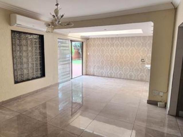 4 Bedroom House in Erasmia