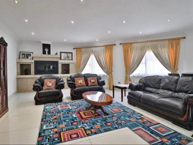 4 Bedroom House in Erasmia