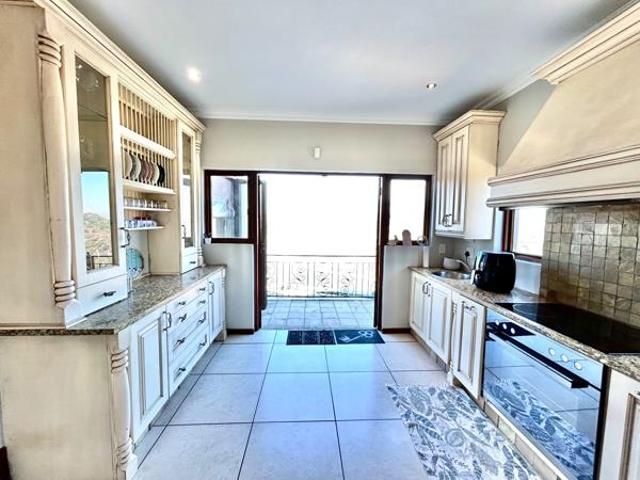 4 Bedroom House in Estate D Afrique