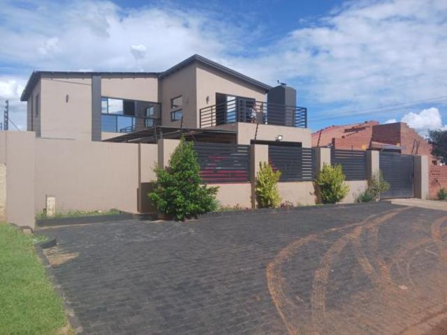 4 Bedroom House in Evaton North