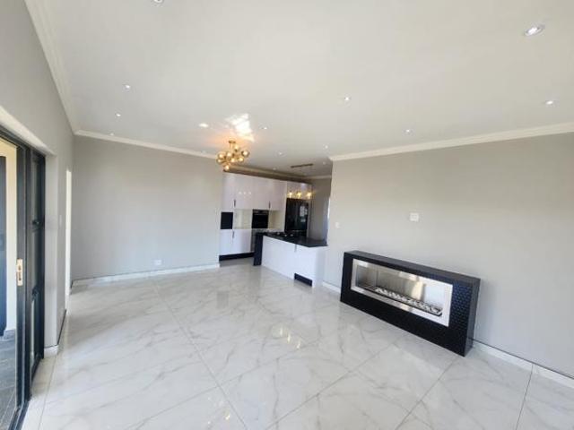 4 Bedroom House in Everglades Estate