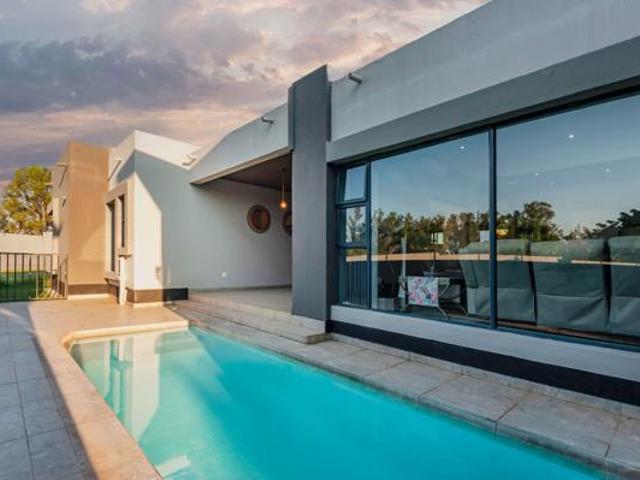4 Bedroom House in Eye of Africa Estate