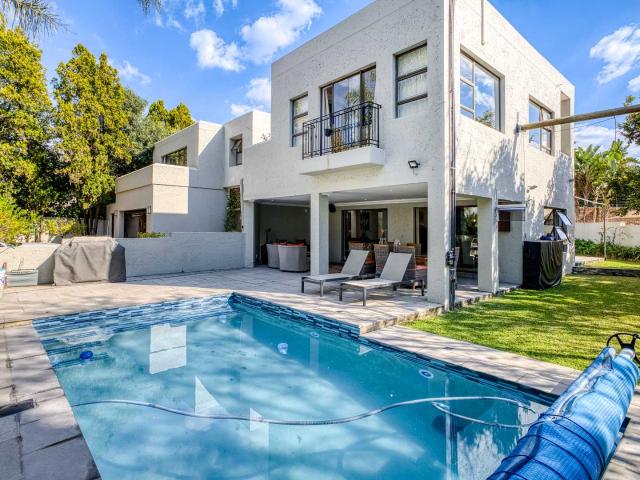 4 Bedroom House in Fourways Gardens