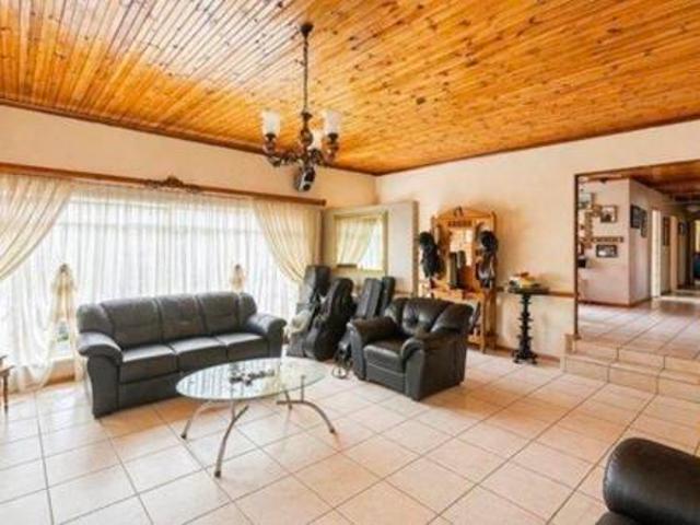 4 Bedroom House in Fauna