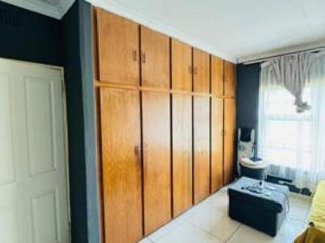 4 Bedroom House in Fauna Park