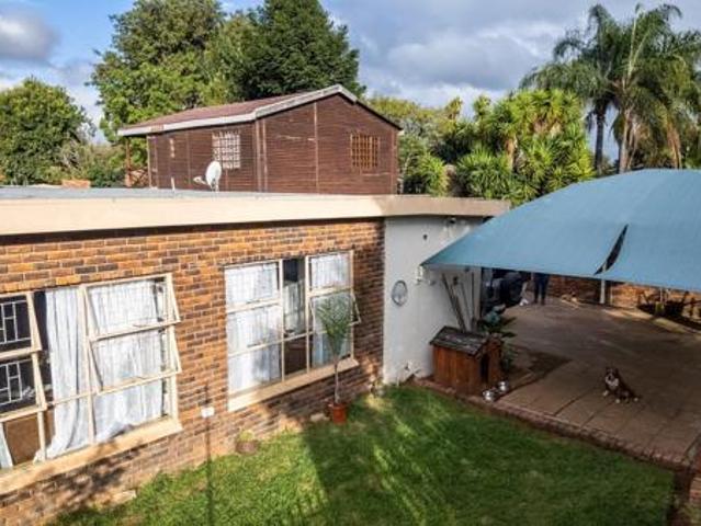 4 Bedroom House in Fauna Park