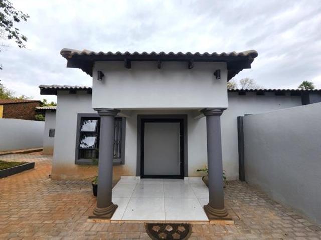 4 Bedroom House in Faerie Glen