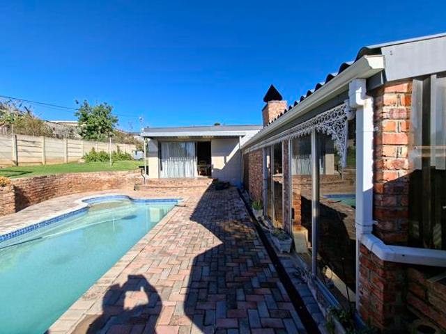 4 Bedroom House in Fairbridge Heights