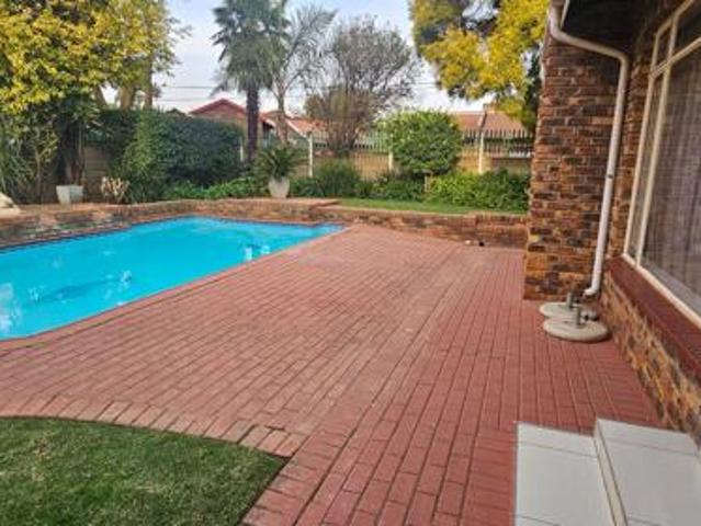 4 Bedroom House in Falcon Ridge