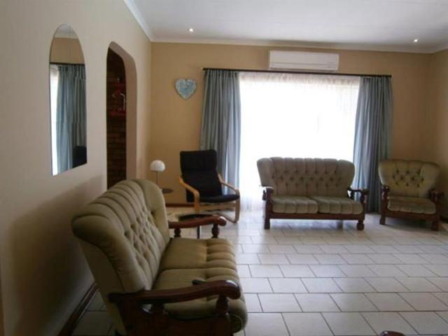 4 Bedroom House in Falcon Ridge