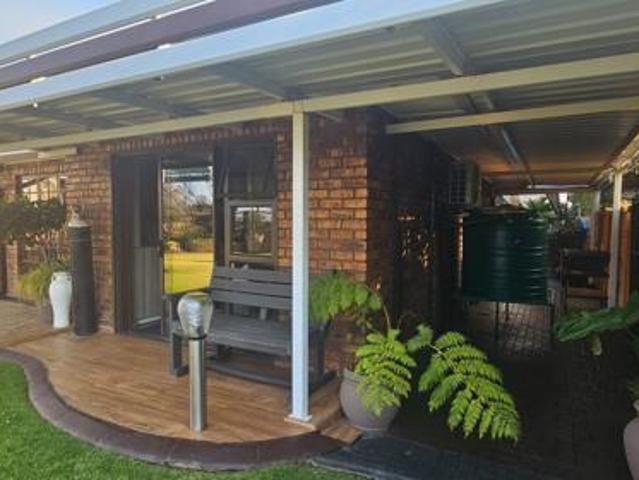 4 Bedroom House in Falcon Ridge