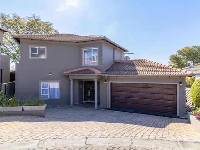 4 Bedroom House in Featherbrooke Estate