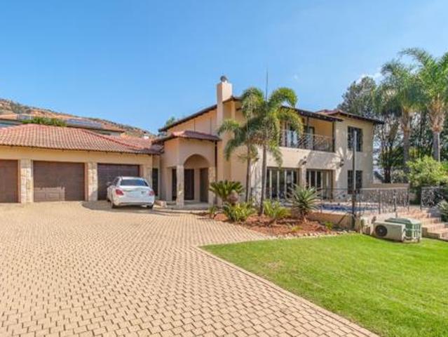 4 Bedroom House in Featherbrooke Estate
