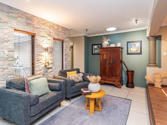 4 Bedroom House in Featherbrooke Estate