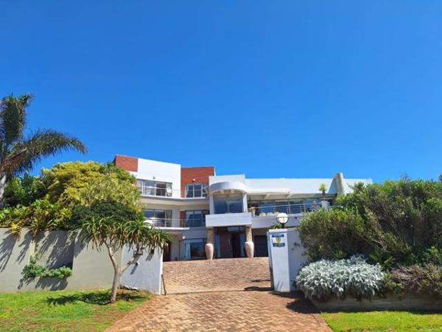 4 Bedroom House in Ferreira Town