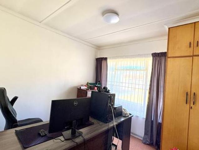 4 Bedroom House in Fichardt Park