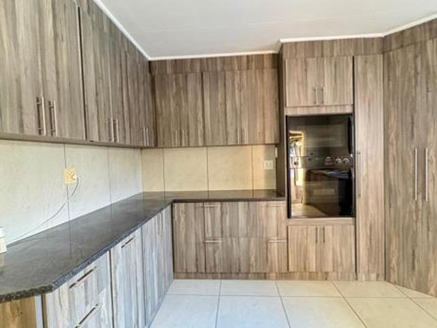 4 Bedroom House in Fichardt Park