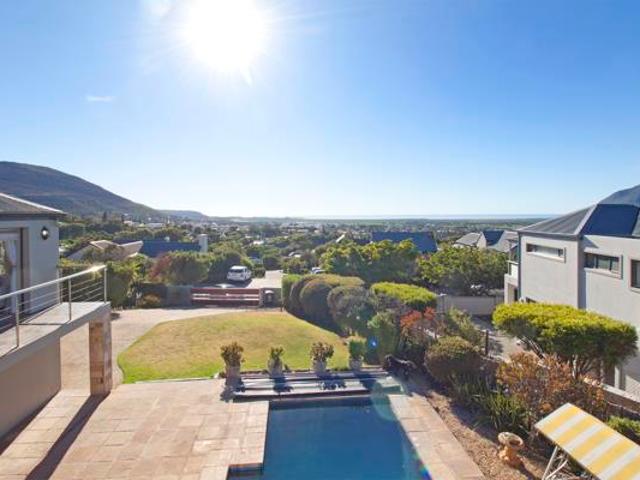 4 Bedroom House in Fish Hoek