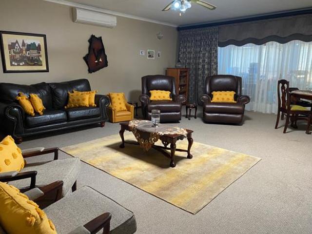 4 Bedroom House in Flamingo Park