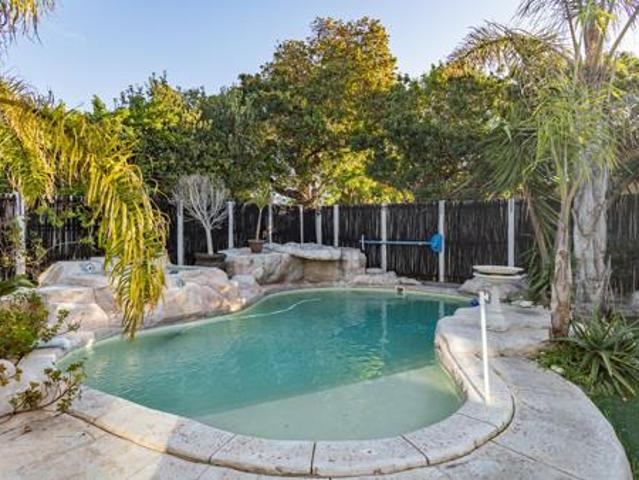 4 Bedroom House in Flamingo Vlei