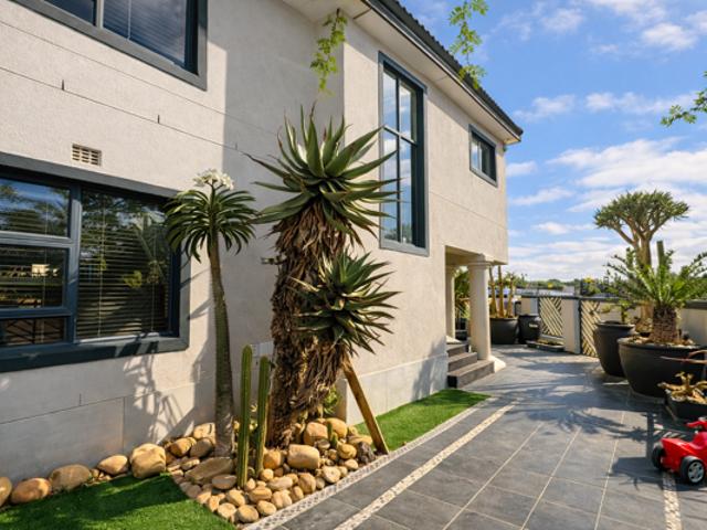 4 Bedroom House in Flamingo Vlei
