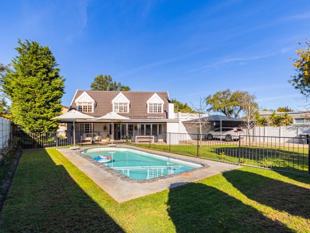 4 Bedroom House in Flamingo Vlei