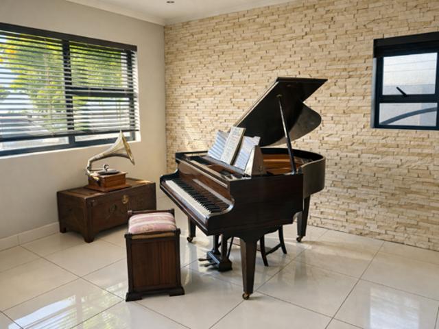 4 Bedroom House in Flamingo Vlei