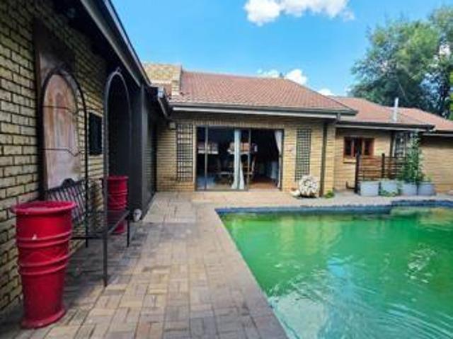 4 Bedroom House in Flamwood