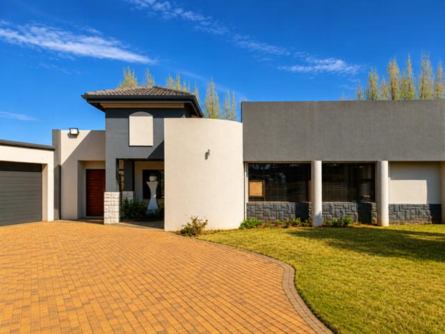 4 Bedroom House in Flamwood
