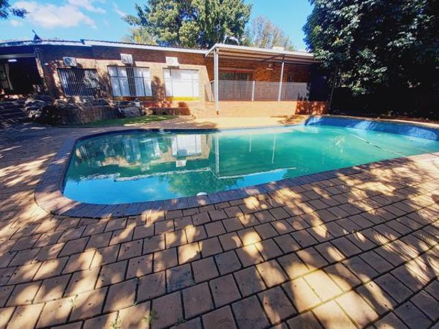 4 Bedroom House in Florauna