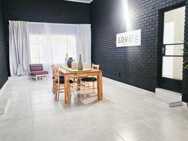 4 Bedroom House in Florauna
