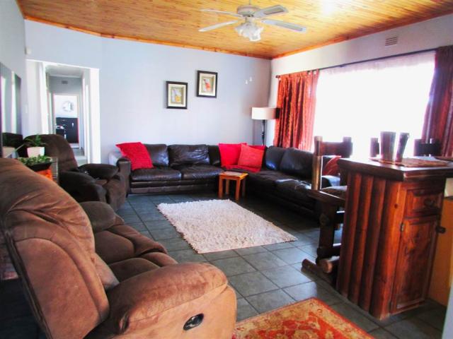 4 Bedroom House in Flora Gardens