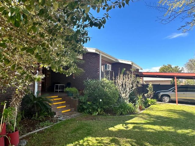 4 Bedroom House in Flora Park