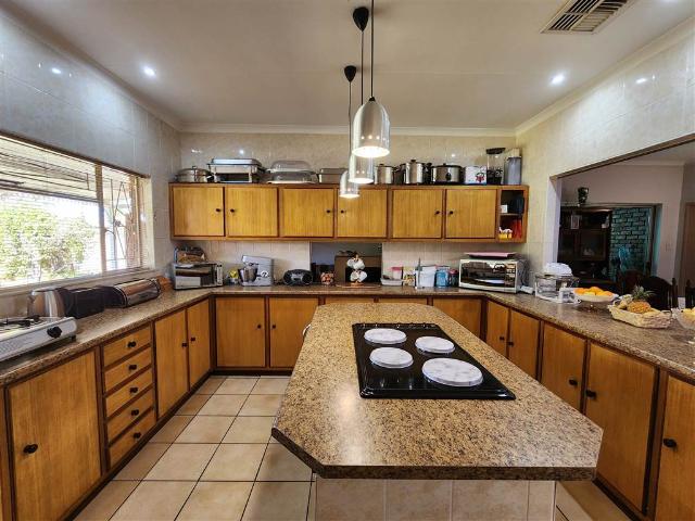 4 Bedroom House in Flora Park