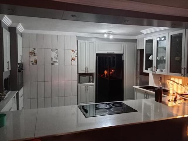 4 Bedroom House in Flora Park