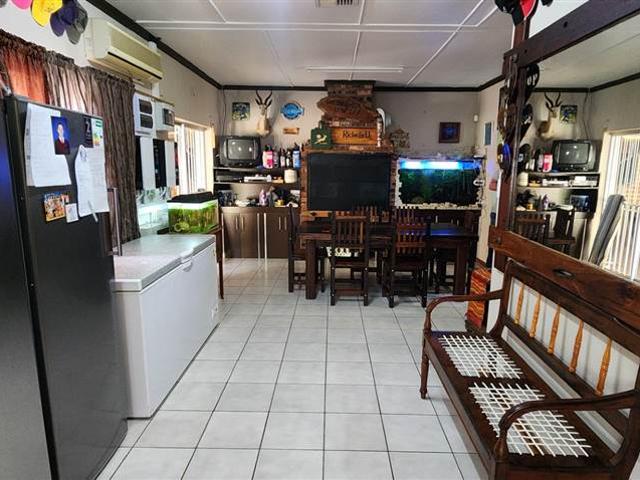 4 Bedroom House in Flora Park
