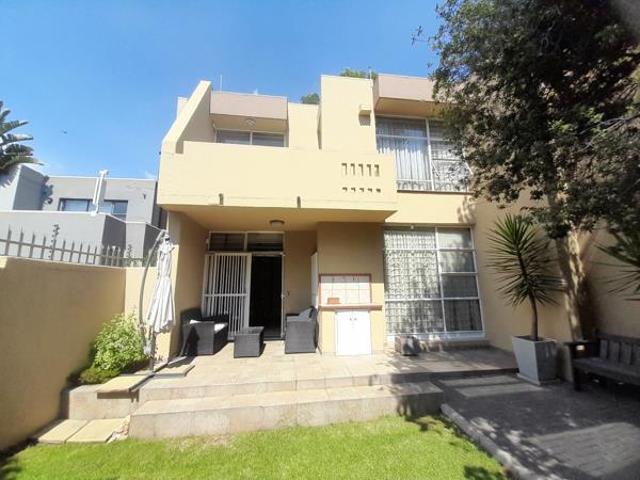 4 Bedroom House in Floracliffe