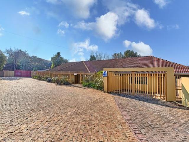 4 Bedroom House in Florida Hills
