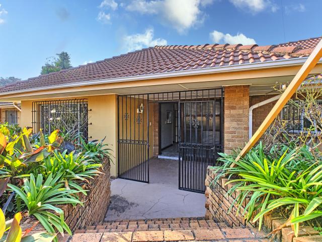 4 Bedroom House in Florida Hills
