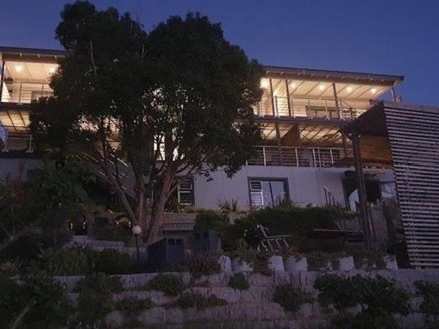4 Bedroom House in Knysna Heights