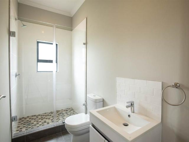 4 Bedroom House in Knopjeslaagte