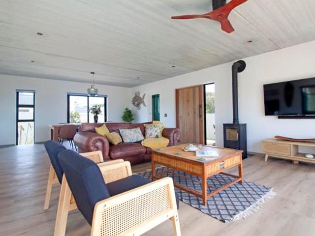 4 Bedroom House in Kommetjie