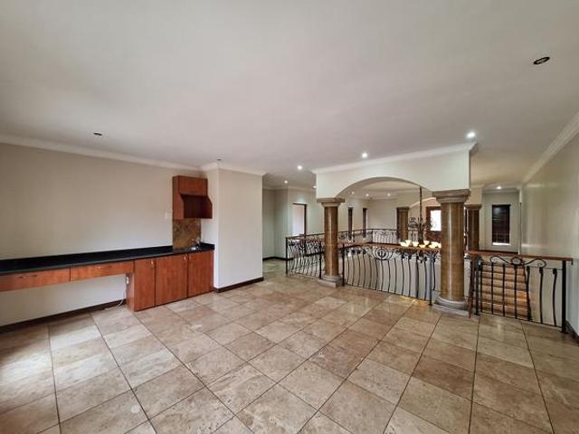 4 Bedroom House in Kosmos Ridge