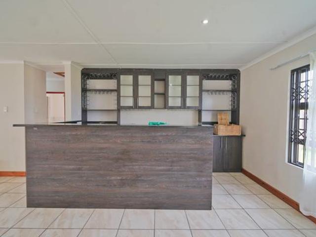 4 Bedroom House in Kaysers Beach