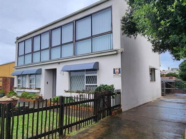 4 Bedroom House in Kaysers Beach