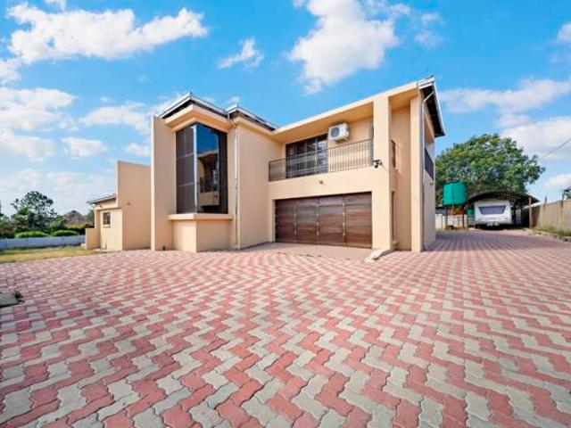 4 Bedroom House in Kampersrus AH